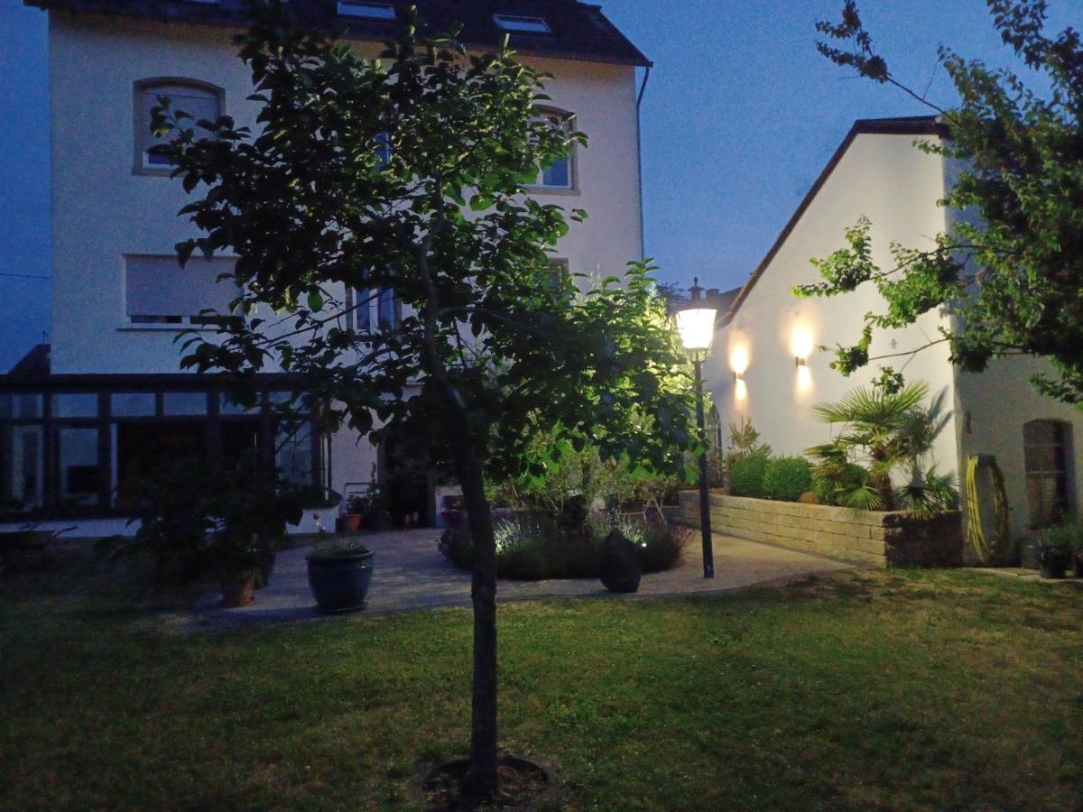 Gaestehaus Frevel Munstermaifeld Luaran gambar